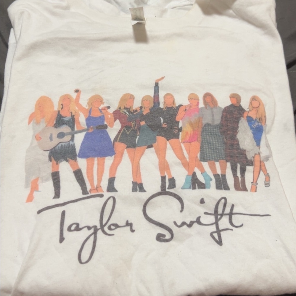 Taylor Swift Graphic White Tee - Women's Short Sleeve